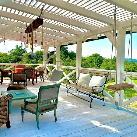 Vulcan Eco Retreat Holiday home