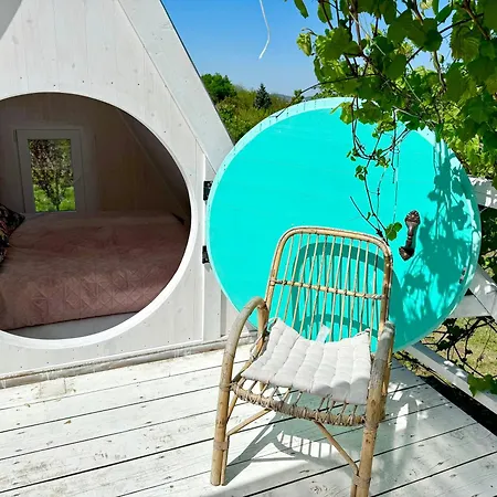 Vulcan Eco Retreat Ferienhaus *