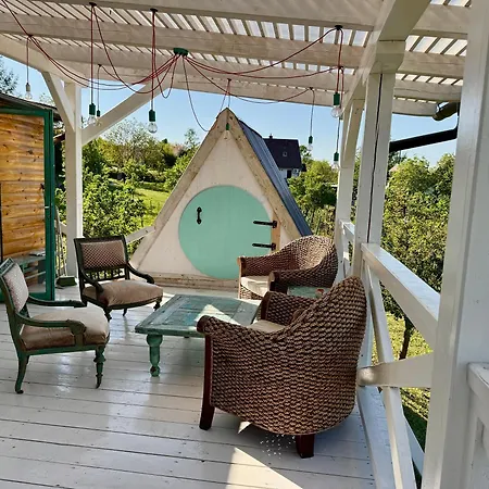 Vulcan Eco Retreat Ferienhaus
