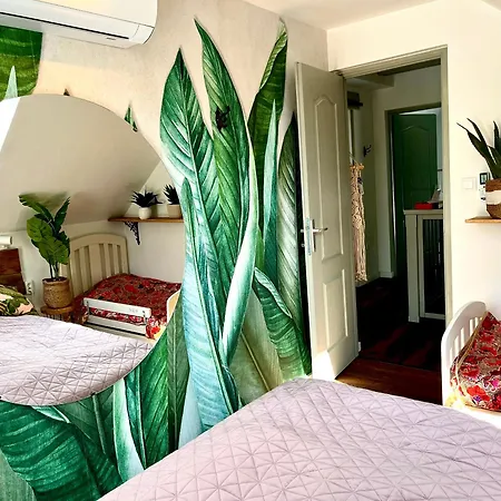 Vulcan Eco Retreat Ferienhaus