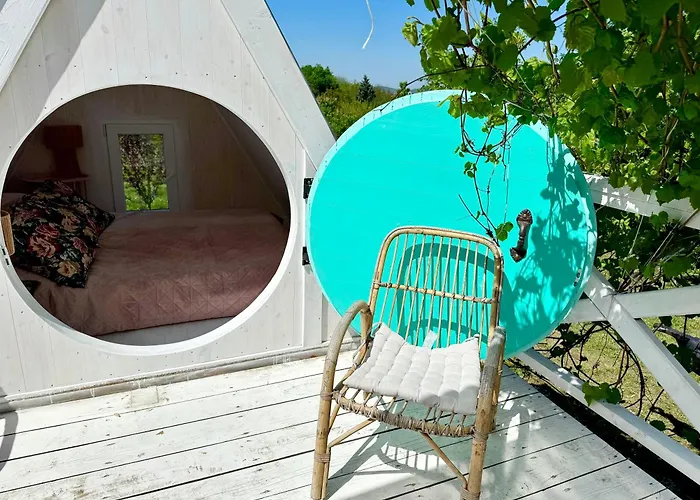 Vulcan Eco Retreat Holiday home *