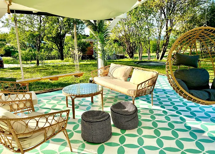 Vulcan Eco Retreat בית נופש