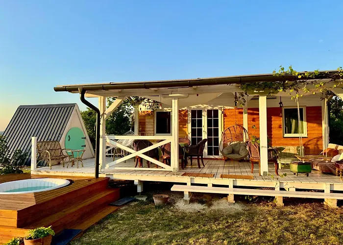 Vulcan Eco Retreat Holiday home *