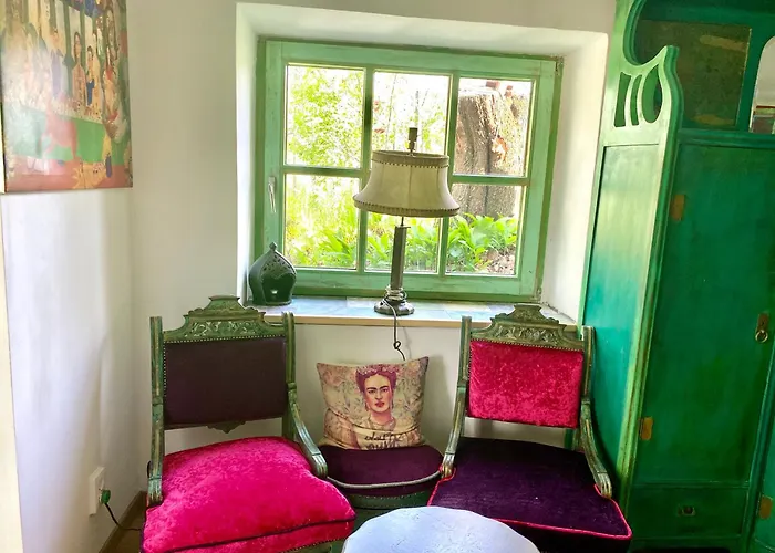 Vulcan Eco Retreat Holiday home *